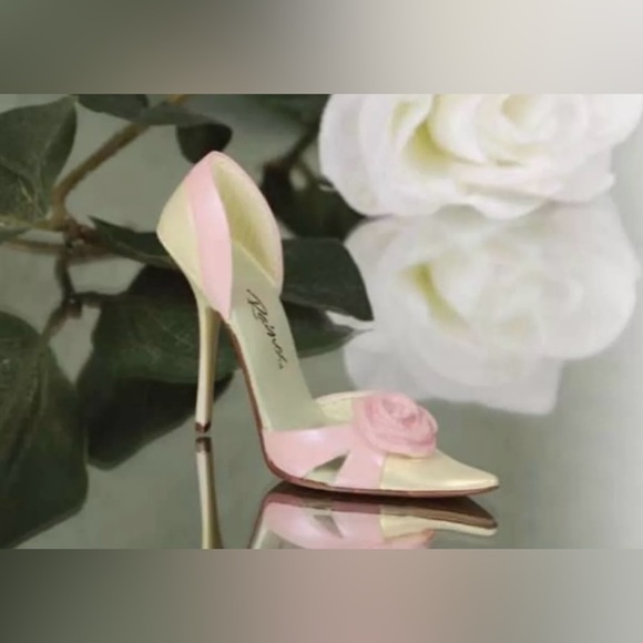 Brand New RARE Just The Right Shoe ‘STEADFAST ROSE’ by Raine - #J120120 - Picture 2 of 6